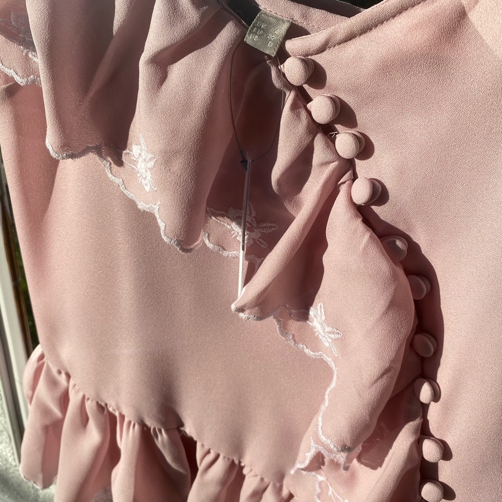 Ruffle Embroidered Tank Top - Picture 4 of 10